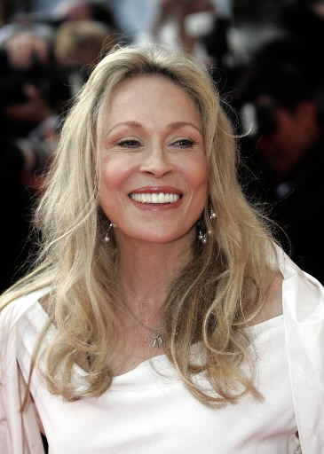 Faye Dunaway is following in the footsteps of Florence Henderson and Cloris 